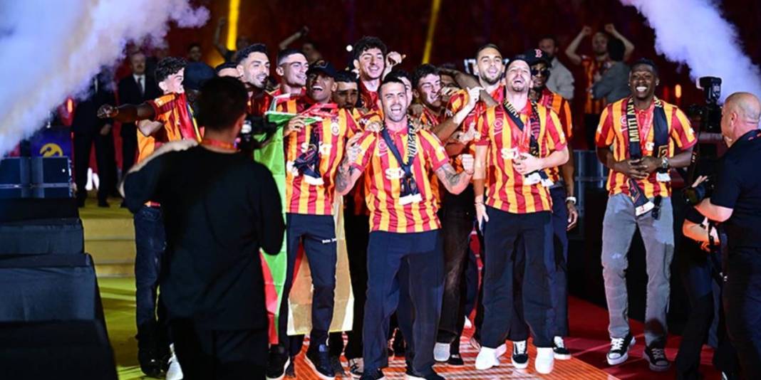Şampiyon Galatasaray Görkemli Kutlamayla Kupalarına Kavuştu 9